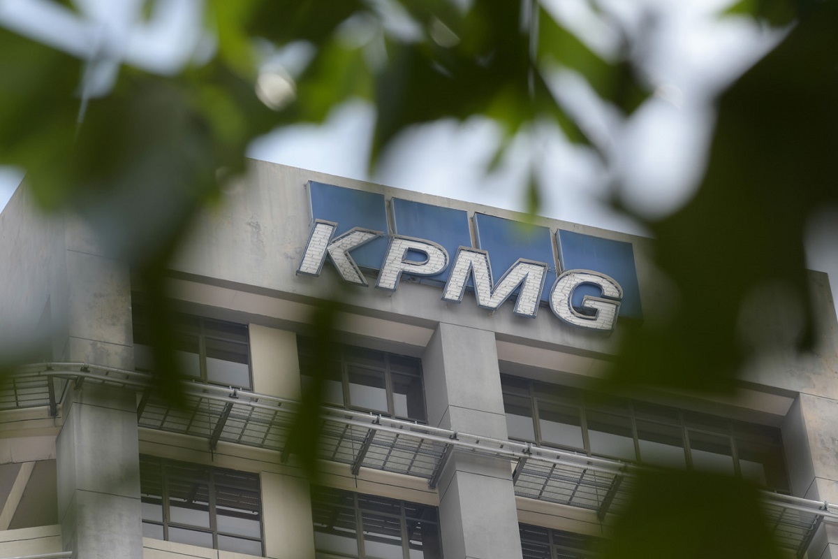 According to Serba Dinamik, KPMG did not respond to the company for over eight weeks after informing that it will pause its audit until Serba Dinamik conducts an independent review of the findings. (Photo by Mohd Izwan Mohd Nazam/The Edge)